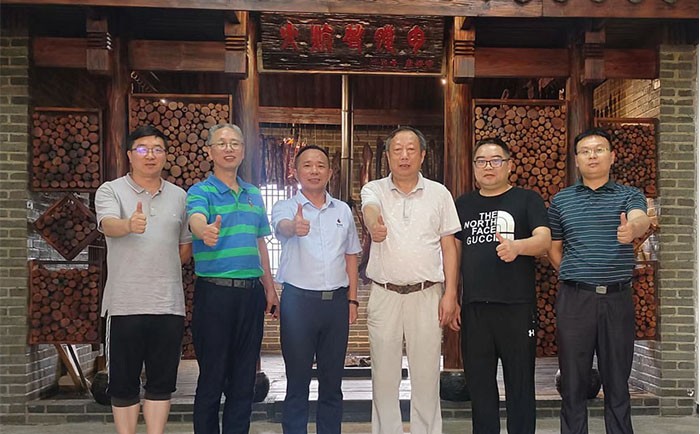 省食安協專家(jiā)安化(huà)考察（六）：走進安化(huà)臘肉招牌企業(yè)湖(hú)湘肴